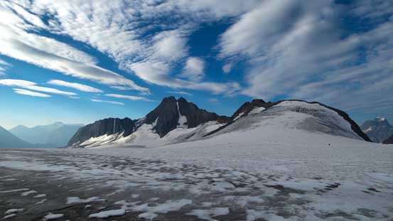 Mt. Maude with the obvious snow ramp.