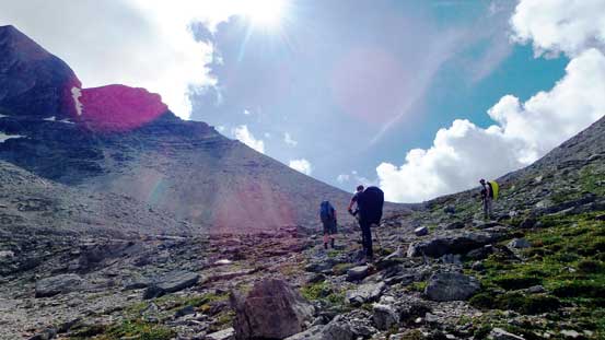 The foreshortened way towards Harrison/Folk col