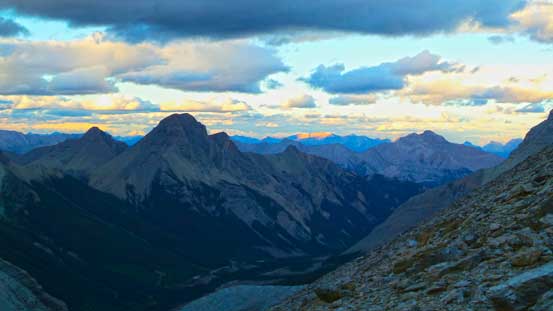 Evening colours over the horizon. Mt. Splendid on the left