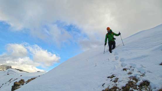 Vern descending snow from Woolley Shoulder