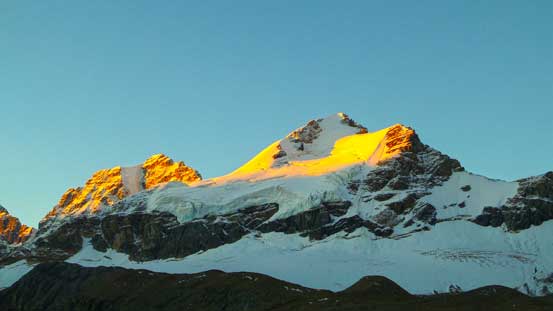 Alpenglow on Cromwell and Engelhard
