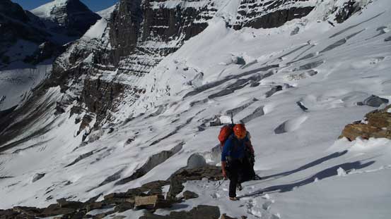 Above the 2nd couloir, only to find another field of crevasses...