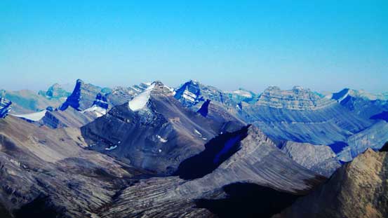 Nigel Peak in front of Cirrus Mountain