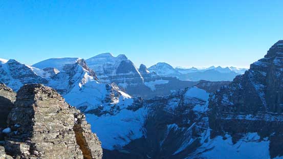 The Twins again. Woolly Shoulder at center foreground.