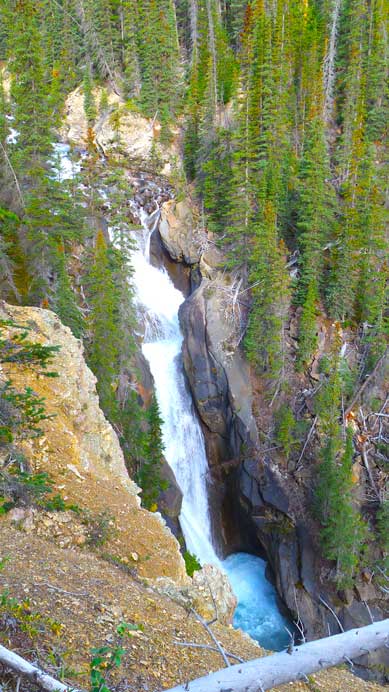 An impressive waterfall that we bypassed