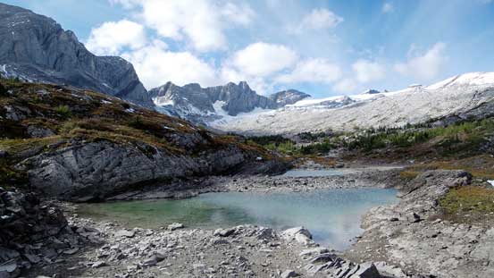 This tarn was beautiful, but the water was stagnant.