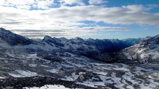 Looking back. As you can see there's a layer of high clouds, so not perfectly sunny.