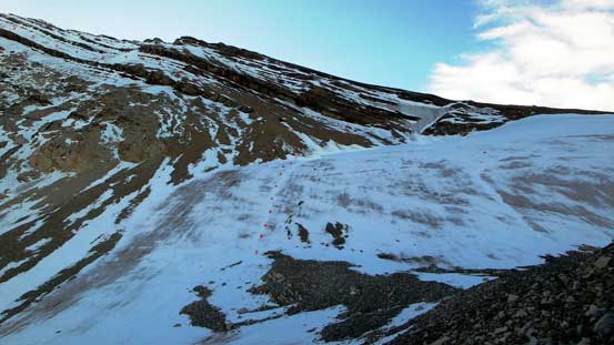 Ahead is the pocket glacier we had to ascent. The new snow surely helped us and we didn't even need to strap crampons on here. 