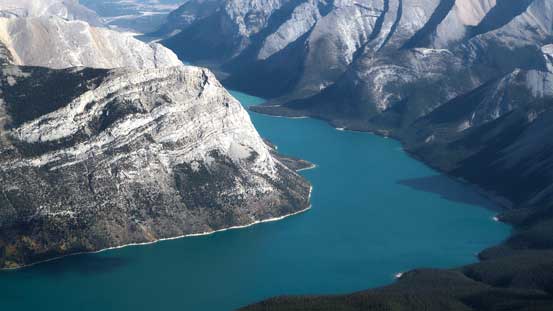 I really like the color of this lake in the fall