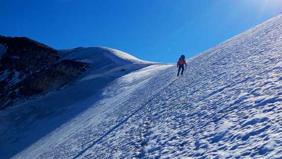And then, we were surprised to see a steep and quite icy slope