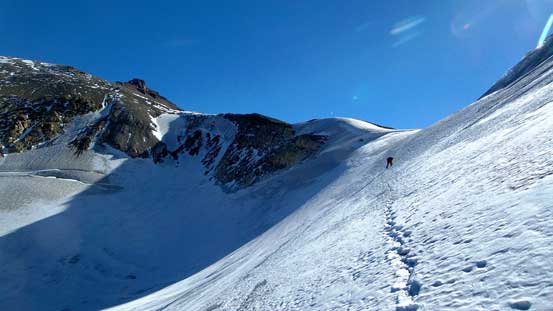The same slope. Raff had some crampons issue here and he had to stop and fix them.