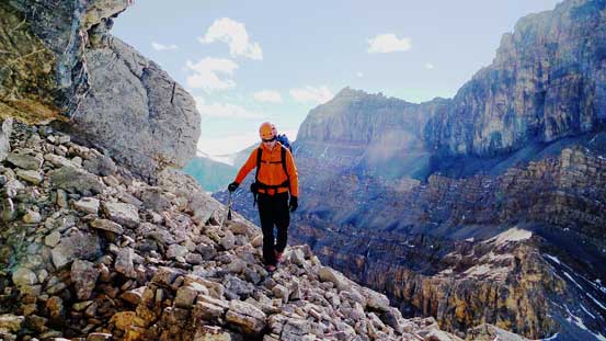 Raff traversing around a corner.