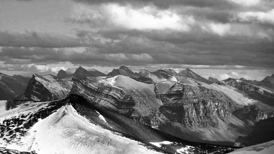 Looking way into Siffleur Wilderness. Should be able to see Recondite in this picture.