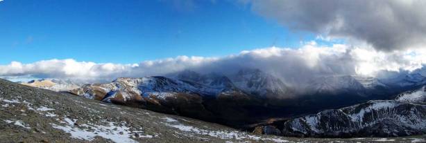 Clouds, blue sky and rarely-ascended peaks. That was the theme of this trip!