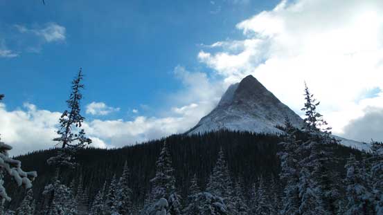 Most of the impressive peaks nearby are unnamed though.