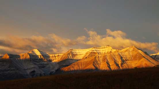 Morning light shone on Wapiti Mountain. 