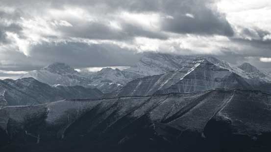 Some big peaks behind Dormer Mountain. I think it's the unofficial "Puma Peak"