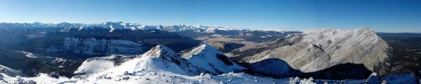 Summit Panorama looking towards the mountains. Click to view large size.