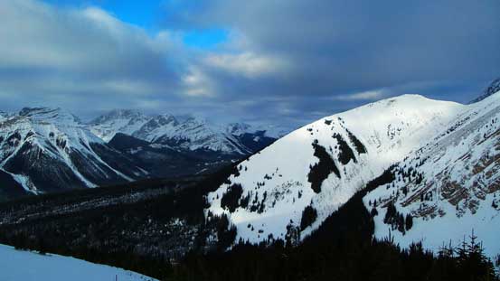 An unnamed outlier just to the north