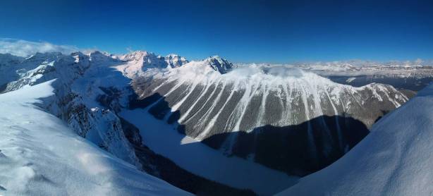 A wide-angle panorama of Boom Lake. Click to view large size.