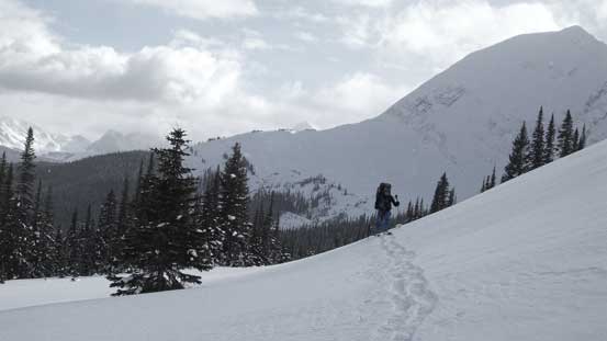 Around the last rib we'd soon drop another 250 m height...