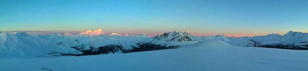Panorama of alpenglow. Click to view large size.