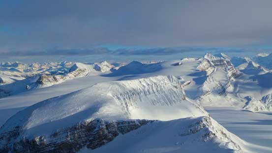 Mt. Habel in the foreground looks fairly small