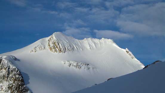 Trapper Peak on sunshine. You can see the gigantic cornice on its standard route - not in a good shape...