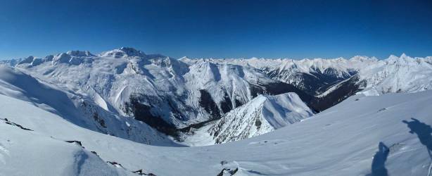 Summit Panorama looking towards Asulkan Valley. Click to view large size.