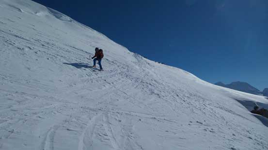 One steep roll to descent to the final col