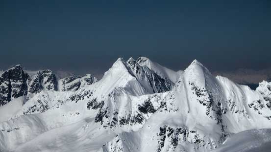 The twin summits of Avalanche Mountain with Eagle Peak in front