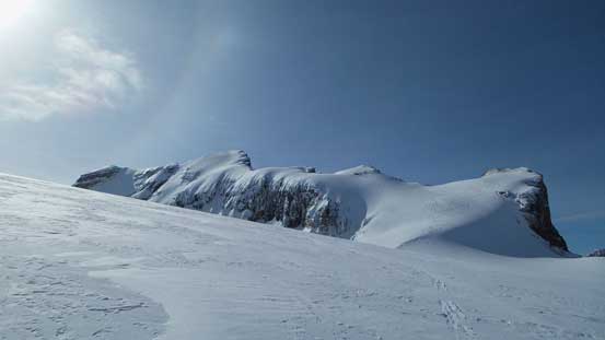The classic shot of the summit ridge from the glacier