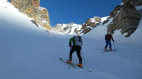 Vern and Ben skinning up