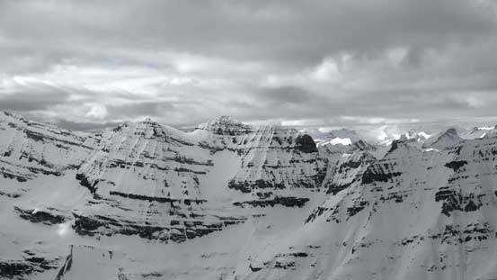 Popes Peak is a bit mysterious to me. I'm still not sure about its best route
