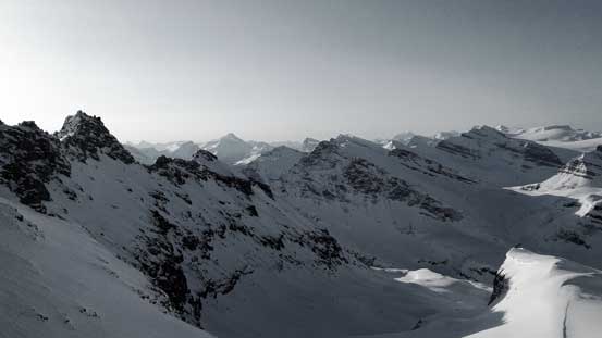 Starts to see some bigger peaks in the Eastern horizon.