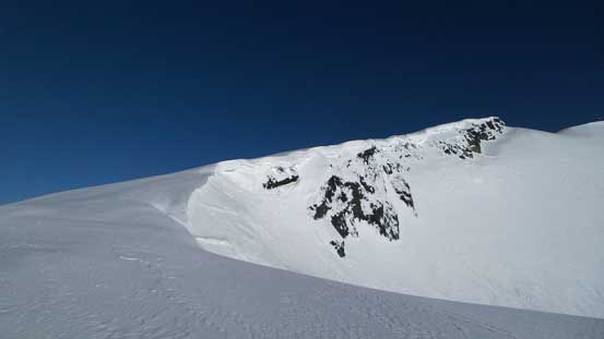 Gaining the ridge now. It's going to get narrow immediately ahead