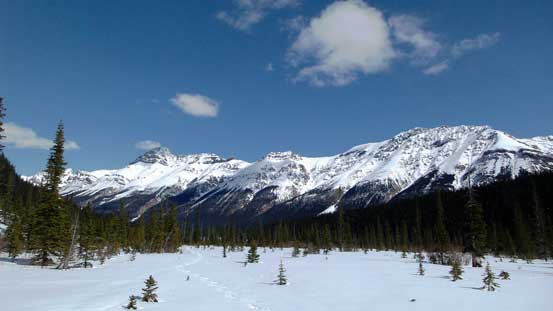 Down to the long river flats now. Ahead is Mt. Weed and Silverhorn Mountain