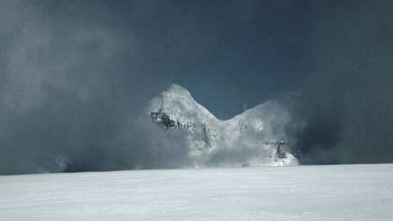 Some giants started to show up and we soon realized they are the Twins...