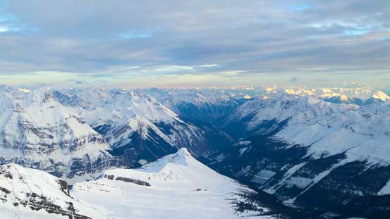 The Bush River Valley was more than 2500 vertical meters below us. It also brought back some good memories from the lengthy drive/approach to the basecamp of Mt. Alexandra.