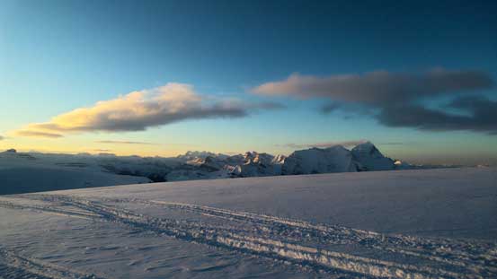 Familiar 11,000ers on alpenglow