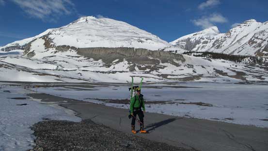 Uh the tiring road slog (~2 km) back to the parking lot