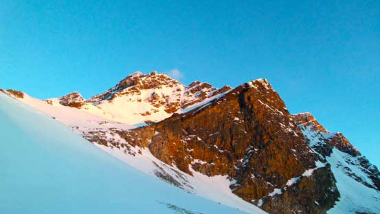 Alpenglow on the East side of Bennington Peak