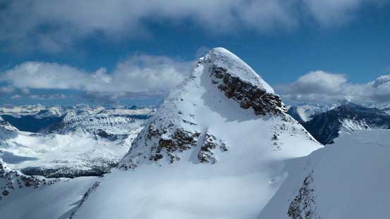 Bennington Peak doesn't look hard from this side uhh.