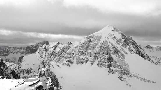 Angle Peak at the head of Eremite Valley