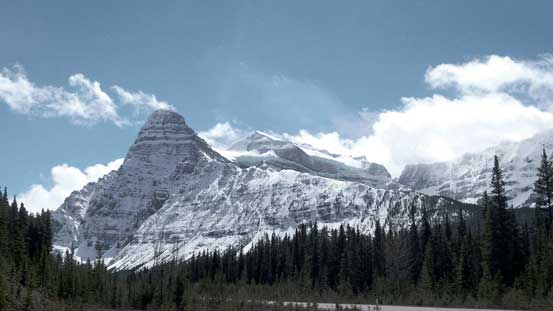 A view of Chephren and White Pyramid from the "parking lot"