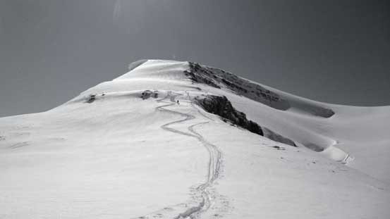 Kevin negotiating the tricky section just before Stutfield NE/Cromwell col
