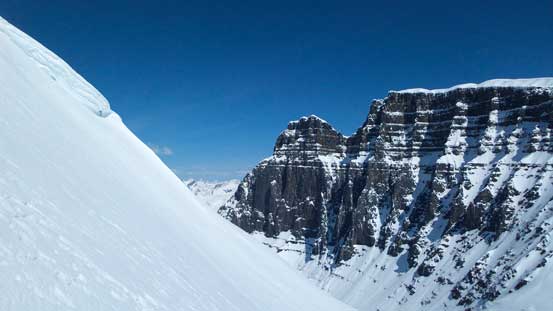 This pictures shows the slope angle better from a side-way point of view