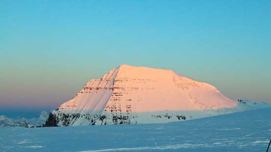 Alpenglow on South Twin