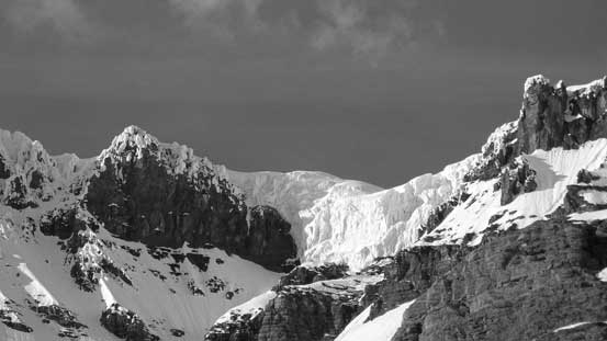 Impressive seracs on the upper glacial plateau
