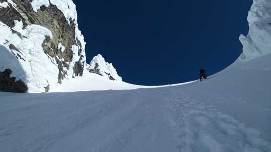 Dropping into the couloir, also the shooting gallery...